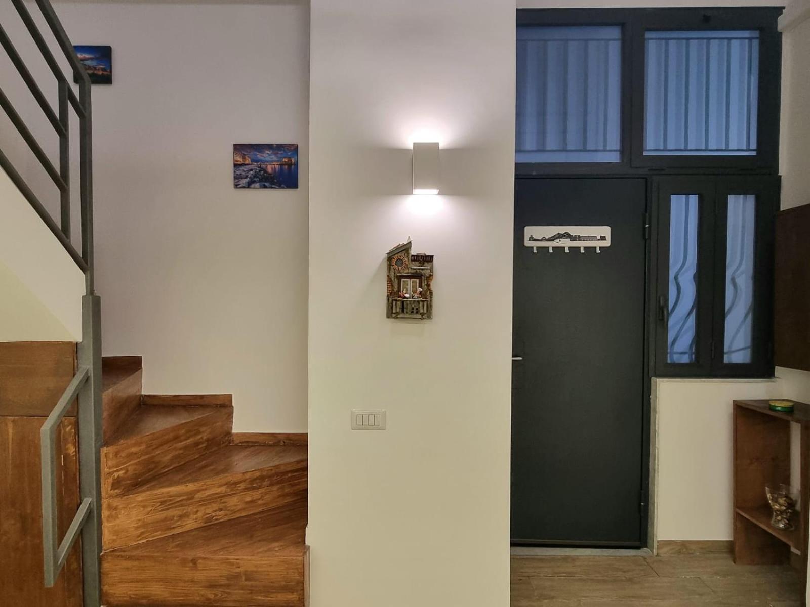 Casa Comoda E Centrale In Quartiere Storico Di Napoli Exterior foto